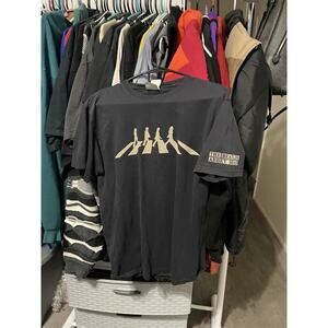 Size M- Vintage THE BEATLES ABBEY ROAD 2005 T-SHIRT Men’s
